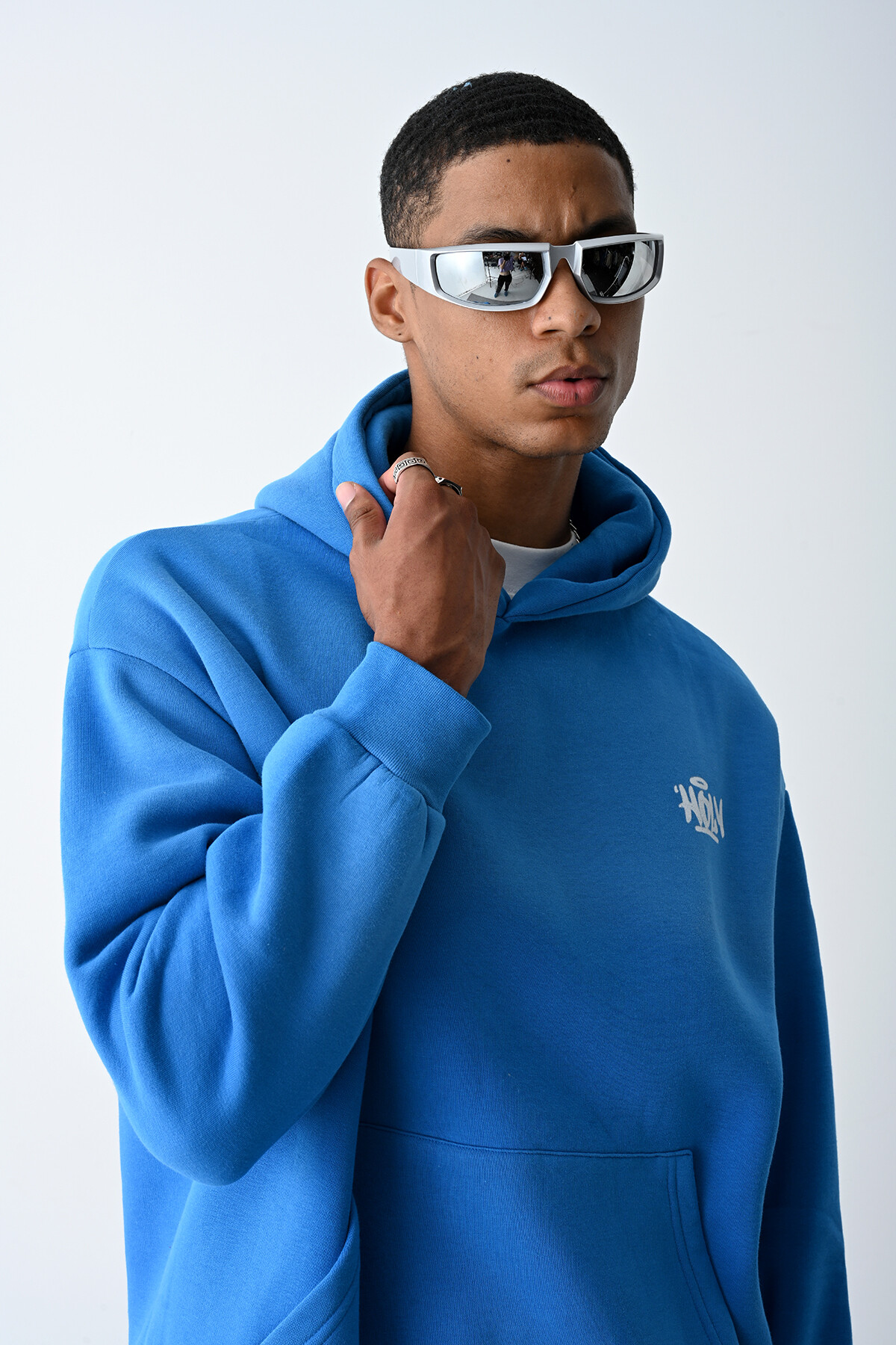 Mavi Yazı Detaylı Kapüşonlu Oversize Sweatshirt