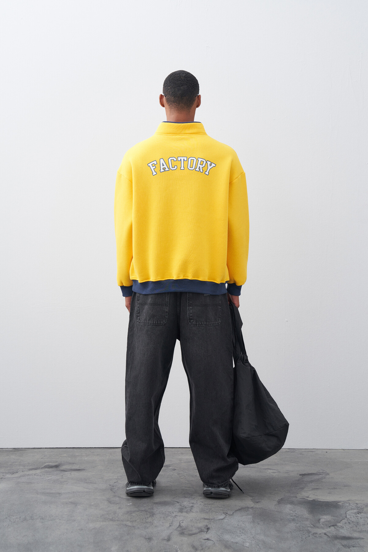 Sarı Yarım Fermuarlı Yazı Detaylı Oversize Sweatshirt