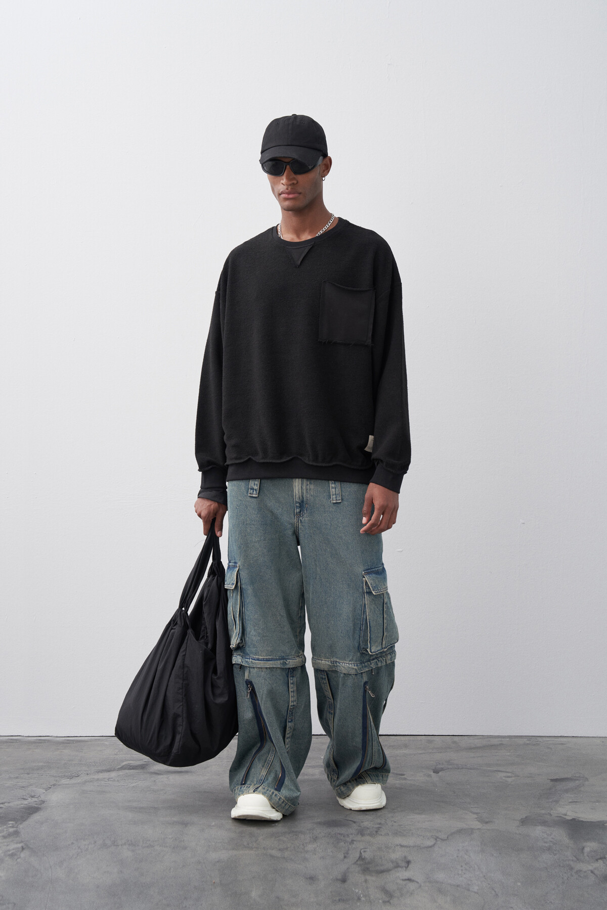 Siyah Cep Detaylı Oversize Sweatshirt