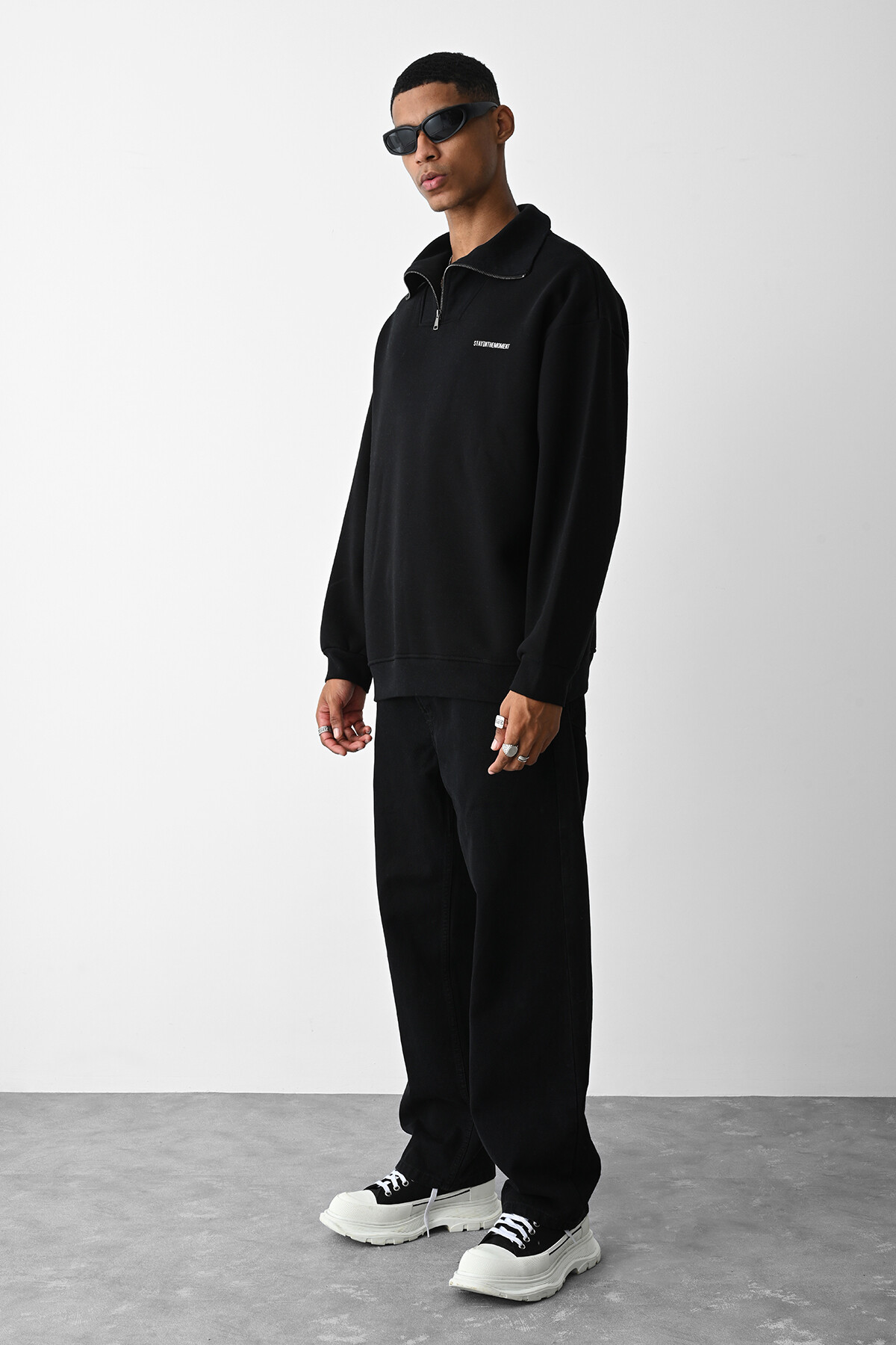 Siyah Fermuarlı Yazı Detaylı Oversize Sweatshirt
