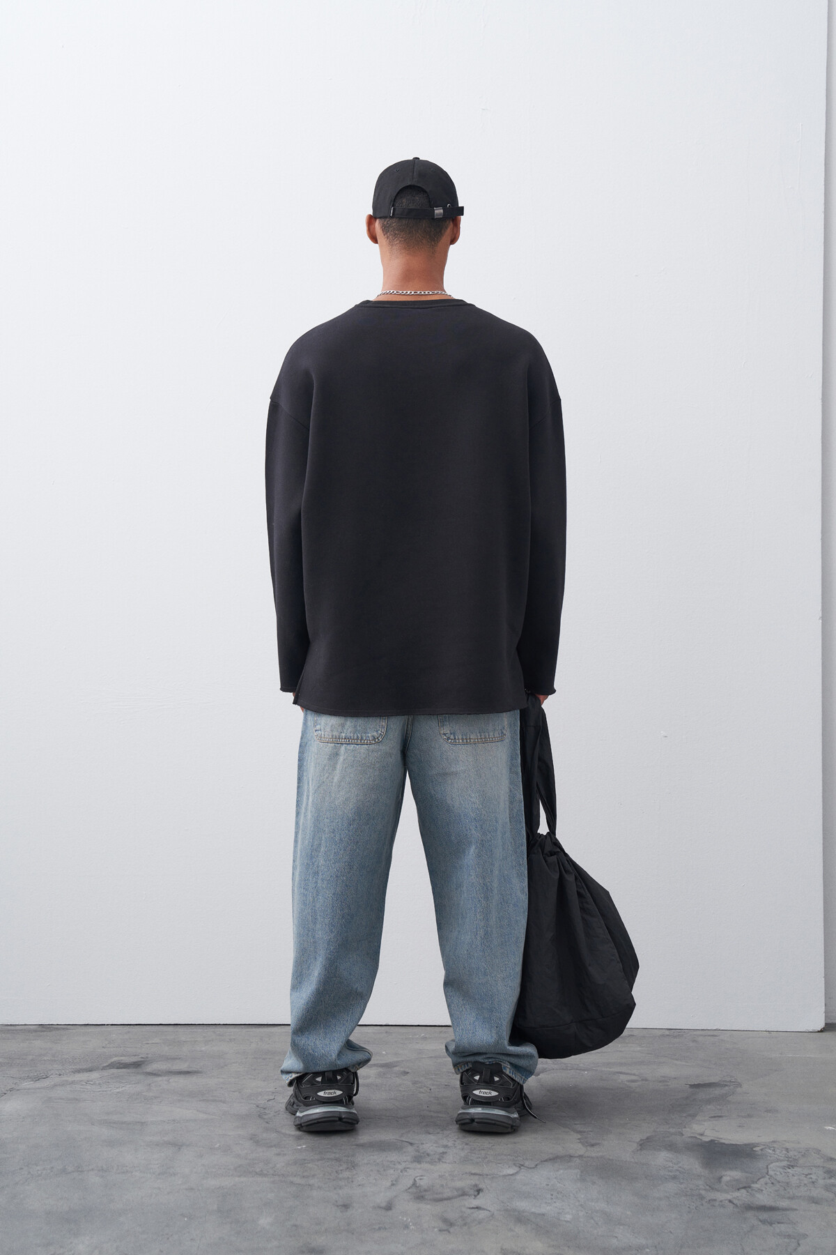 Siyah Kart Detaylı Oversize Sweatshirt