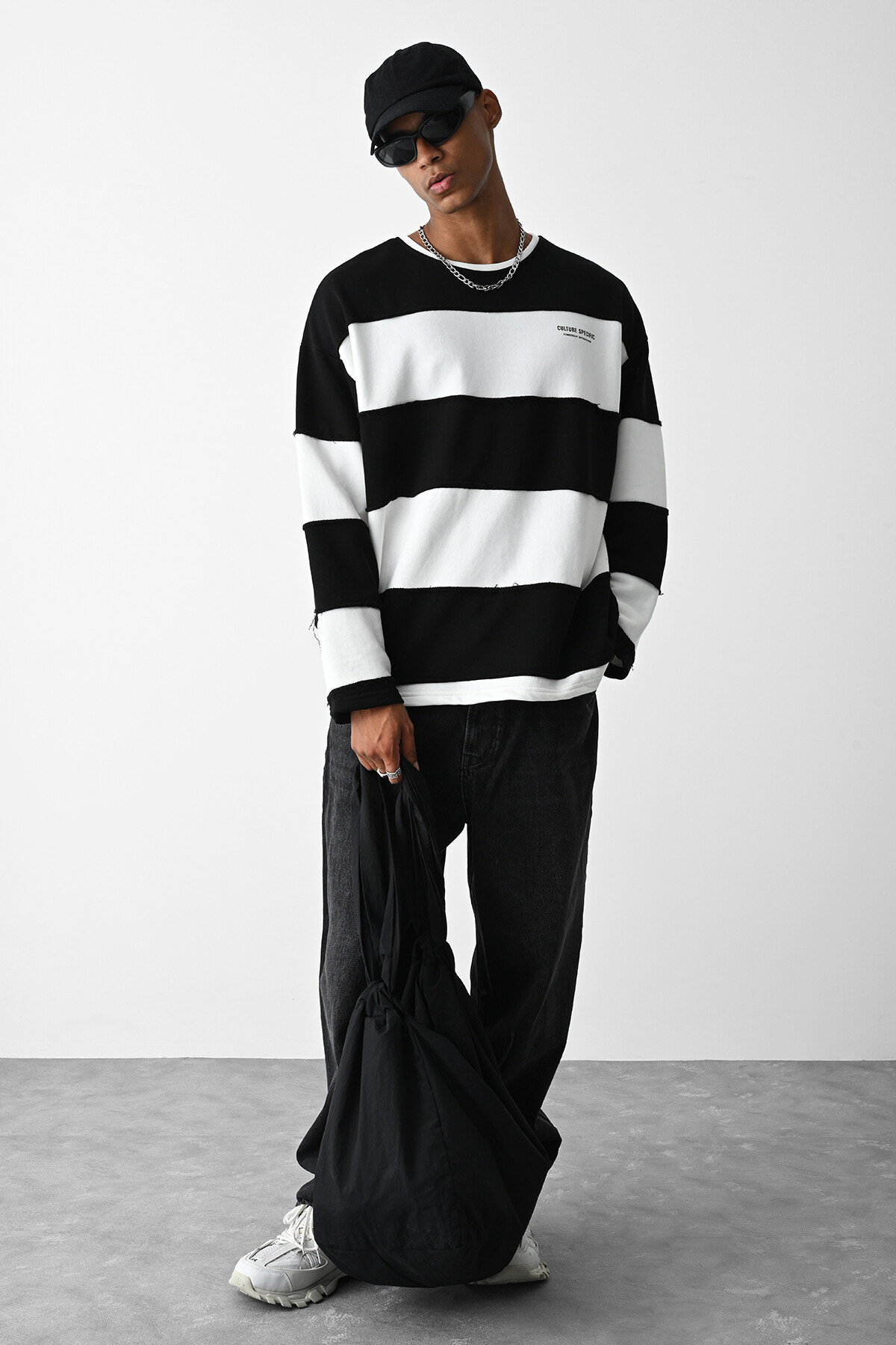Siyah Oversize Şeritli Sweatshirt